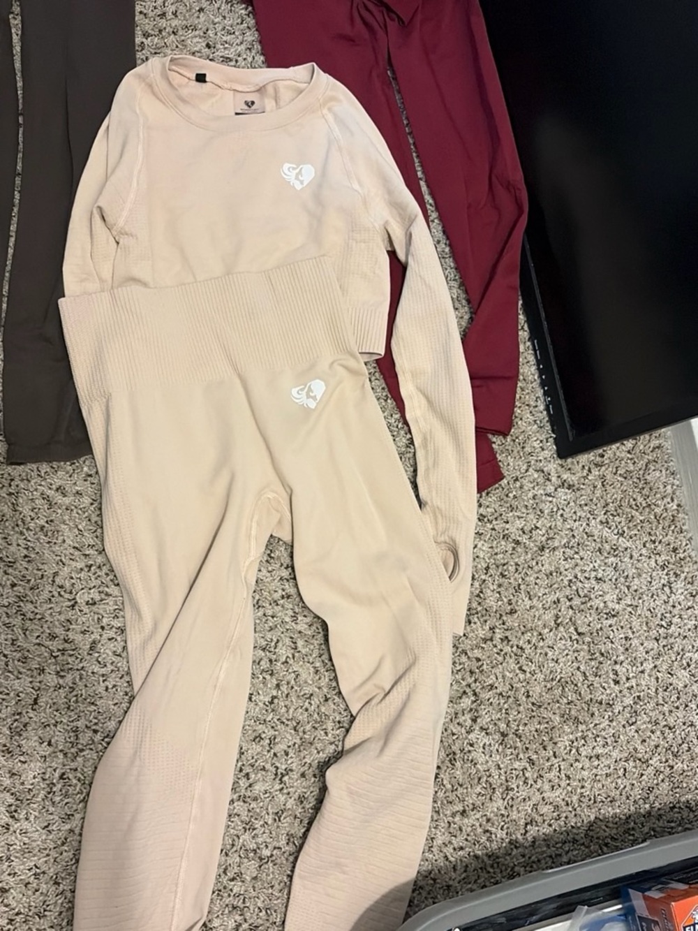 Gymshark Cream Seamless High-Waist Leggings with Matching Long-Sleeve Top
